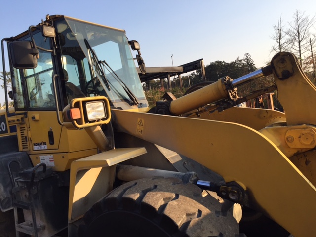 KOMATSU WHEEL LOADER- WA320 - KNN Cambodia